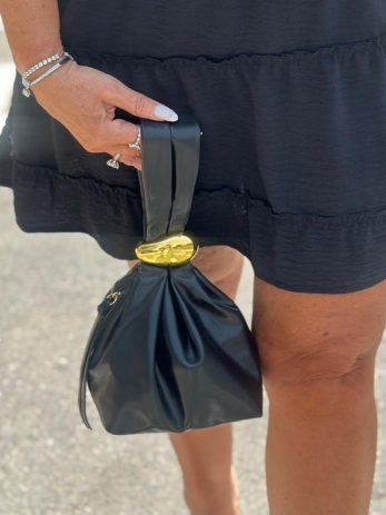 תיק שחור אבזם זהב
