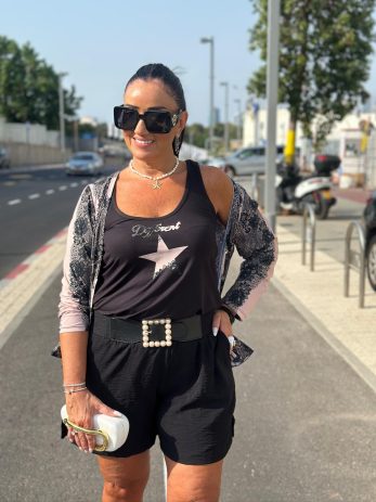 שורט שחור