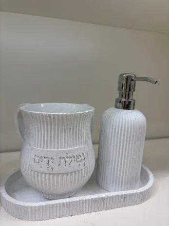 סבוניה ונטלה-לבן