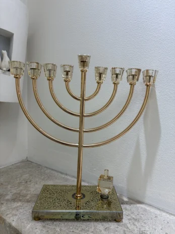 חנוכיה דגם אור הזהב סביבון