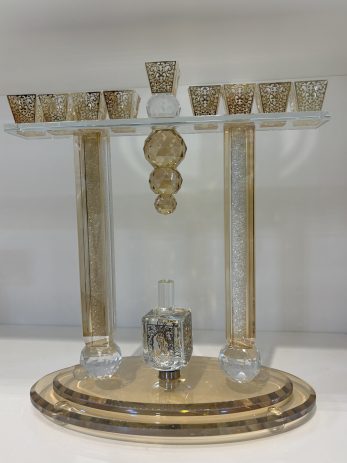 חנוכיה קריסטל עם אבנים