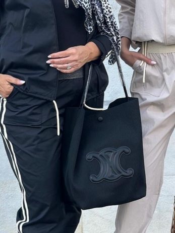 תיק שחור לוגו