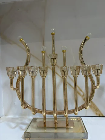 חנוכיה דגם נואל-מוזהב