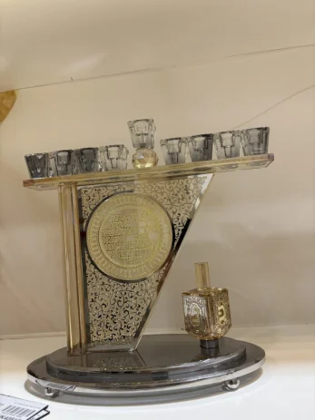 חנוכיה דגם קריסטל סביבון- שחור