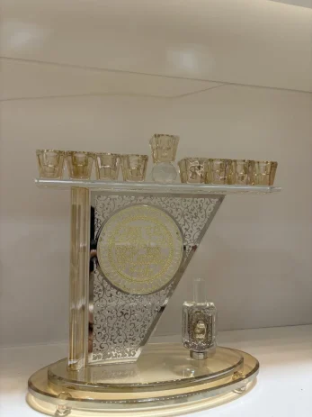 חנוכיה דגם קריסטל סביבון- זהב