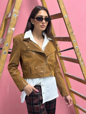 גקט קרופ דמוי עור