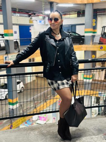 גקט קרופ דמוי עור