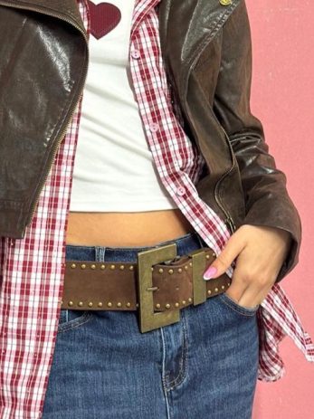 חגורת ניטים חומה אבזם מרובע