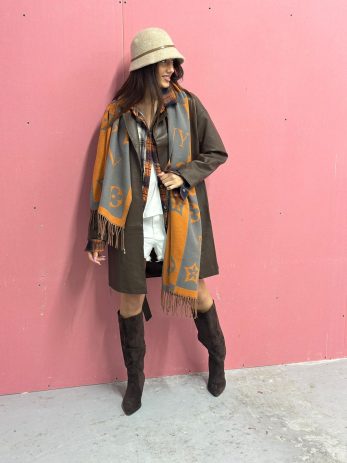 צעיף לוגו ב-9 צבעים שונים