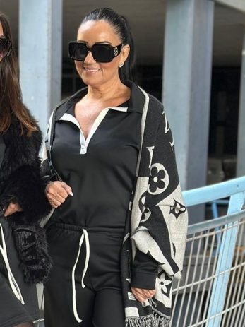 צעיף לוגו ב-9 צבעים שונים