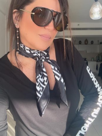 בייסיק טקסט בשרוול